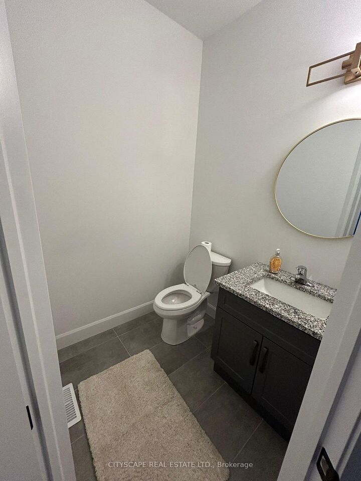 Property Photo:  3821 Ayrshire Avenue  ON N6B 1W3 