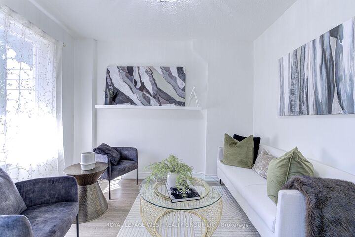 Property Photo:  44 Fisher Street  ON M6K 1V8 