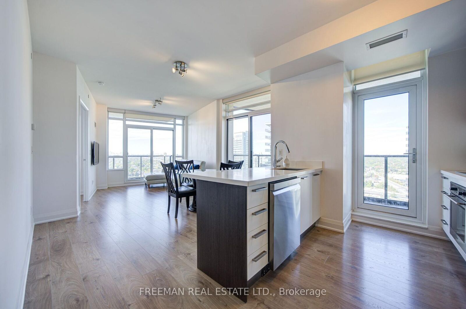 Property Photo:  36 Park Lawn Road 2305  ON M8V 0E5 