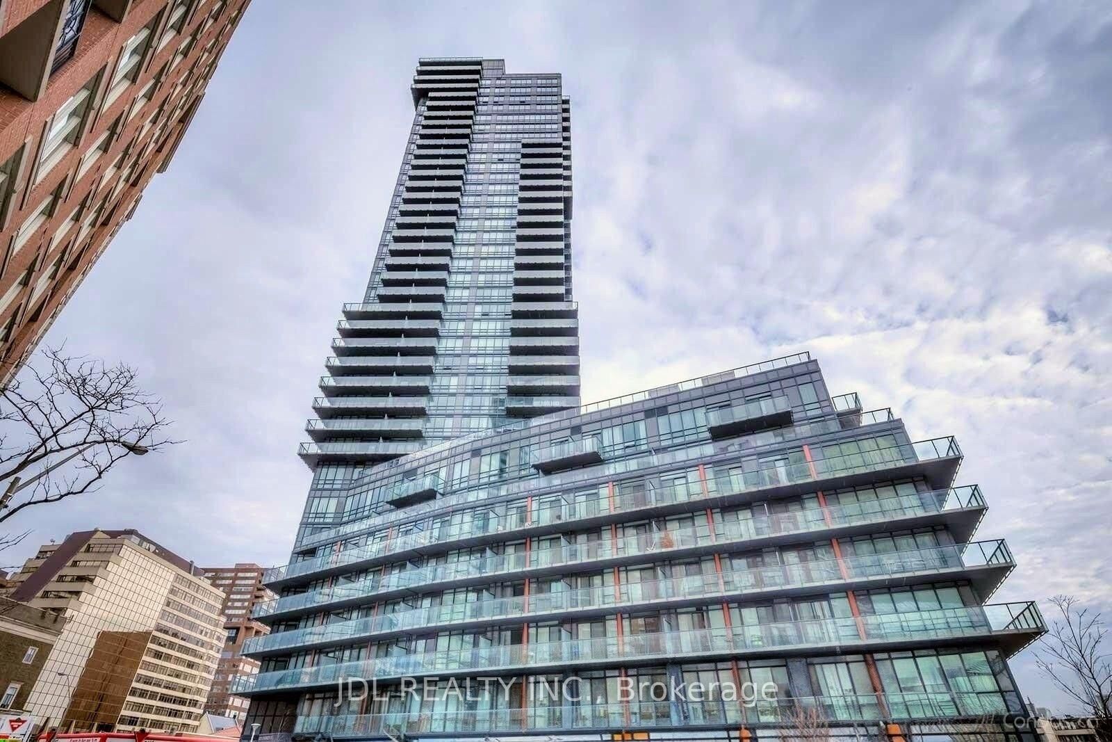 Property Photo:  825 Church Street 609  ON M4W 3Z4 
