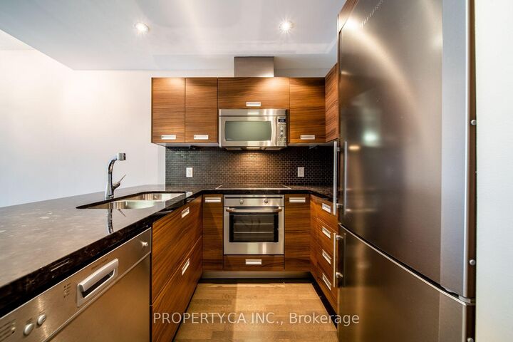 Property Photo:  88 Park Lawn Road 1215  ON M8Y 0B5 