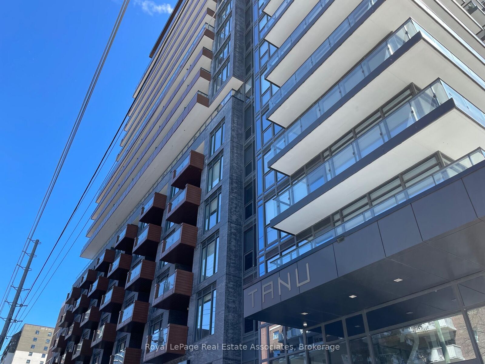 Property Photo:  21 Park Street E 917  ON L5G 1L7 