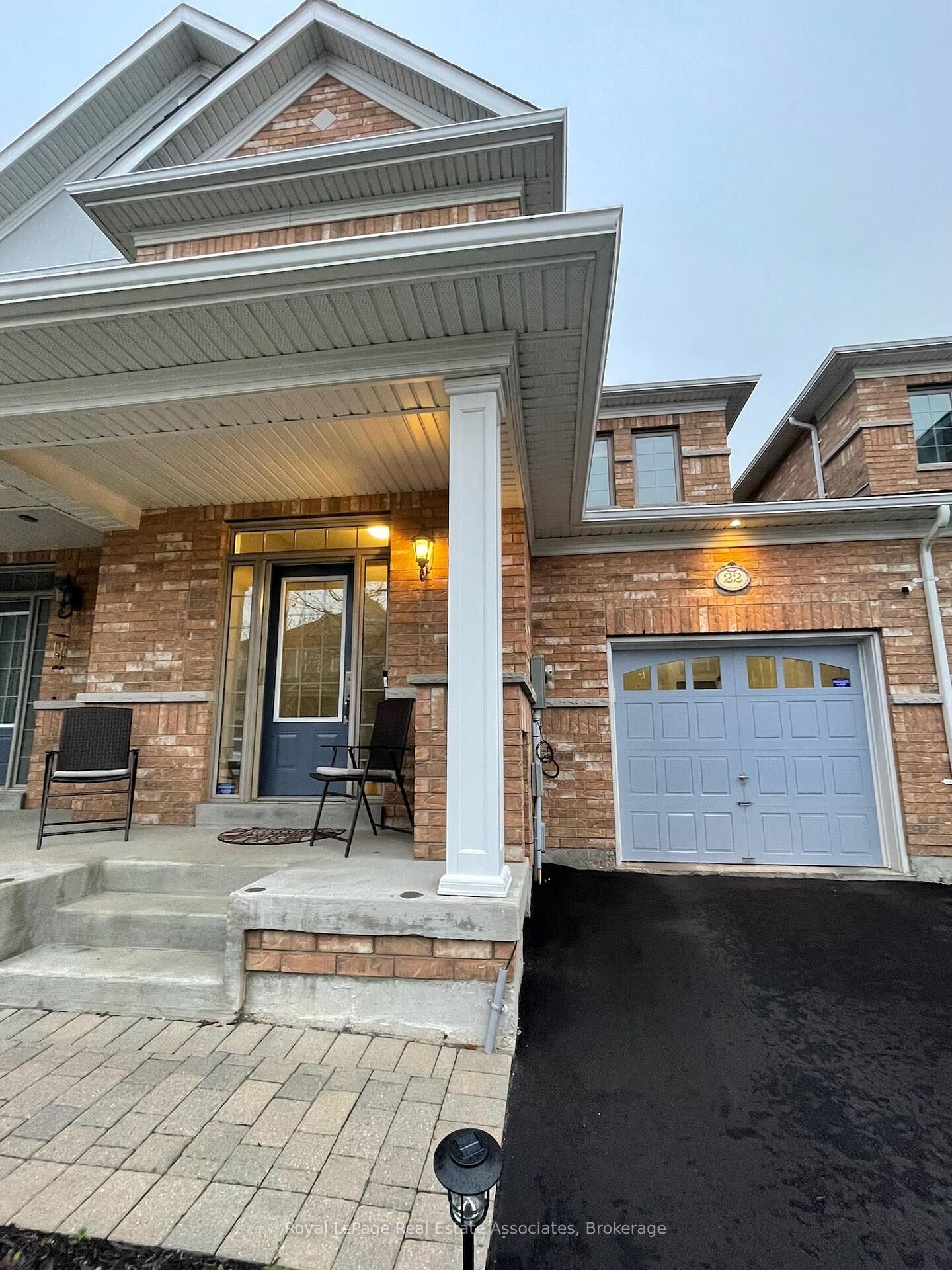 Property Photo:  22 Forbes Terrace  ON L9T 3X3 