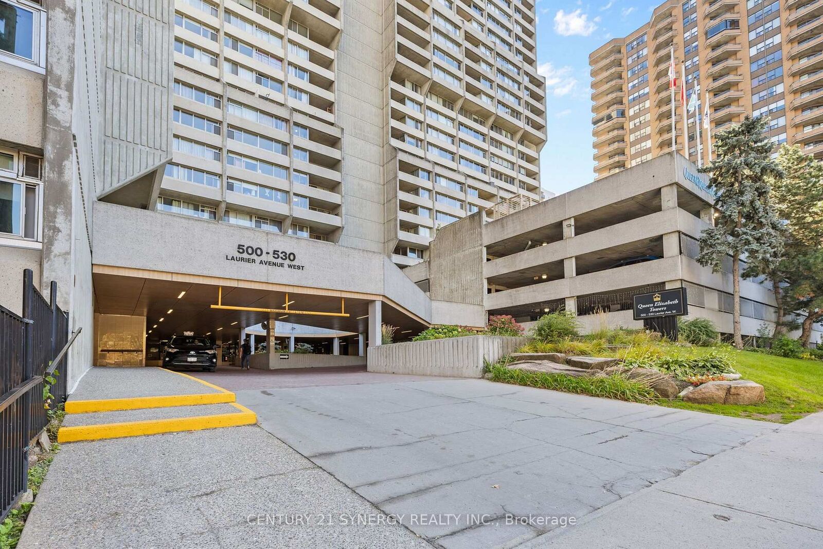 Property Photo:  530 Laurier Avenue W 1605  ON K1R 7T1 