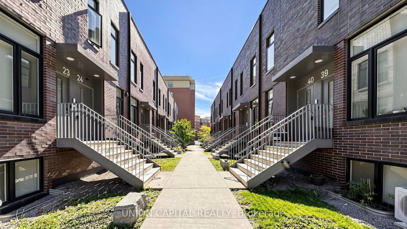 Property Photo:  1740 Simcoe Street N 42  ON L1G 4X9 