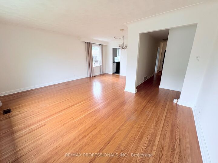 Property Photo:  300 Burton Road  ON L6K 2K8 