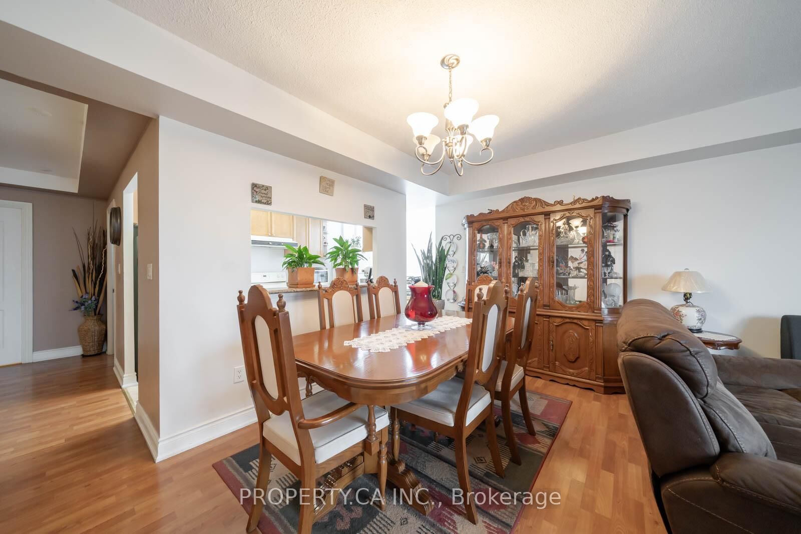Property Photo:  2088 Lawrence Avenue W 609  ON M9N 3Z9 