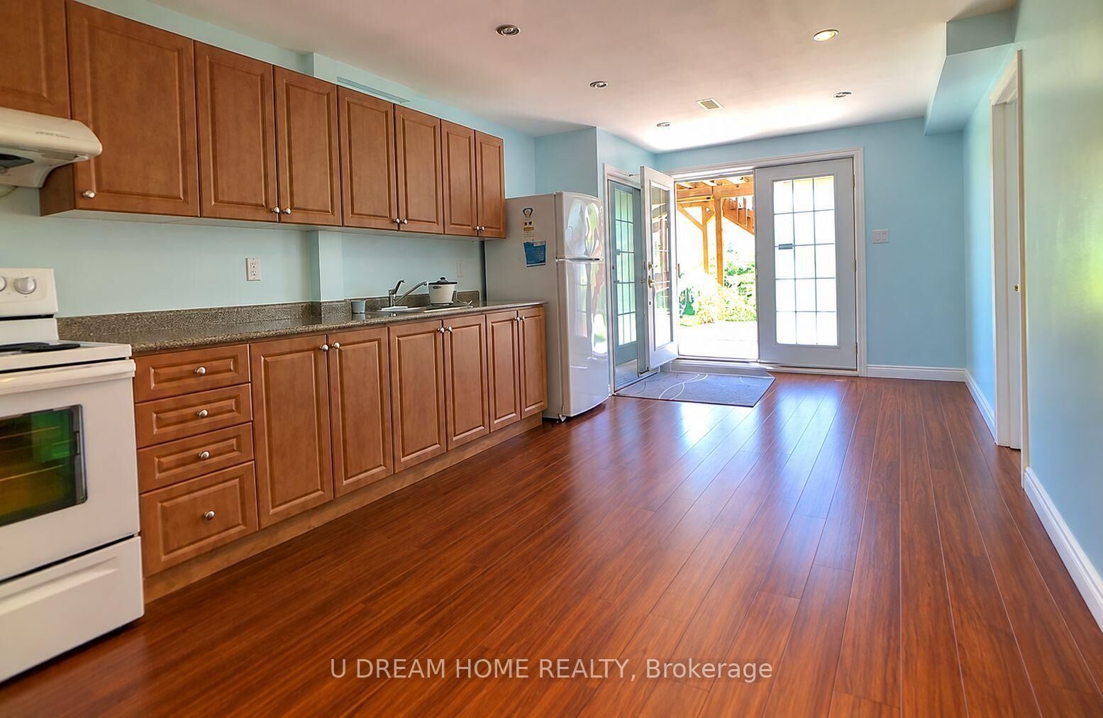 Property Photo:  57 Old Orchard Crescent Basement  ON L4S 0A2 