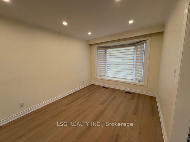 Property Photo:  268 Pleasant Avenue Main  ON M2M 1M5 
