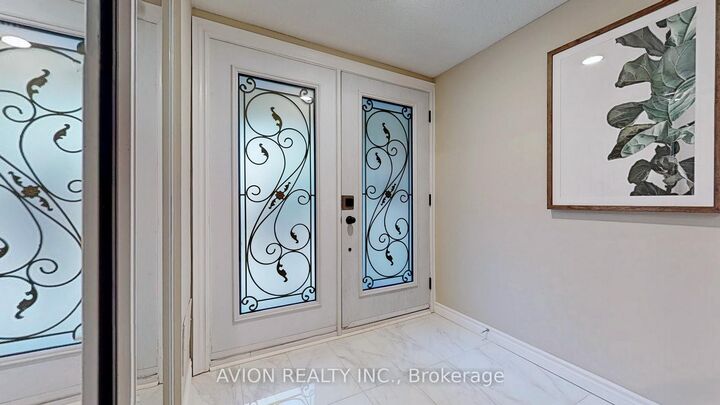 Property Photo:  6679 Shelter Bay Road 41  ON L5N 2A2 
