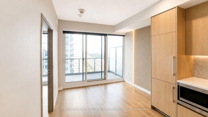 Property Photo:  85 McMahon Drive 2115  ON M2K 0H2 