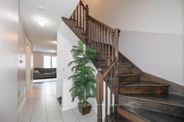 Property Photo:  31 Davenfield Circle  ON L6P 4M2 