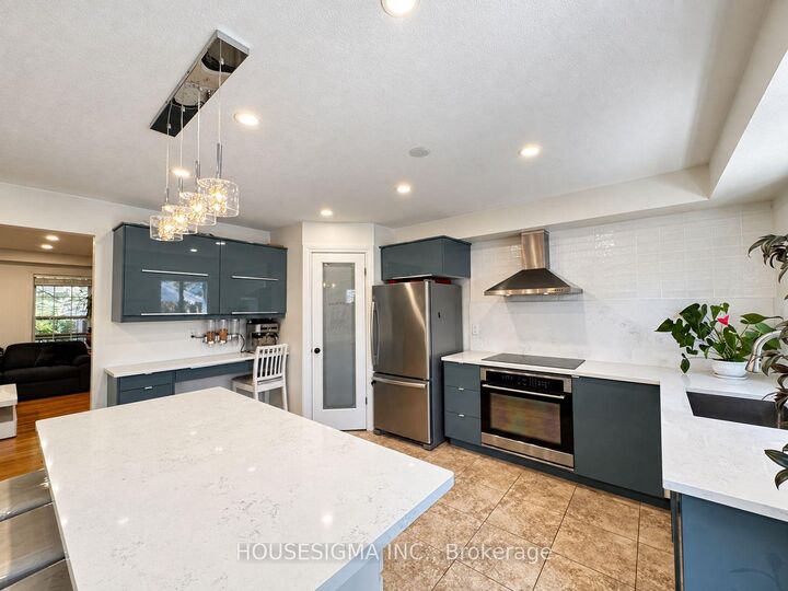 Property Photo:  308 Fern Street  ON L9W 5C1 