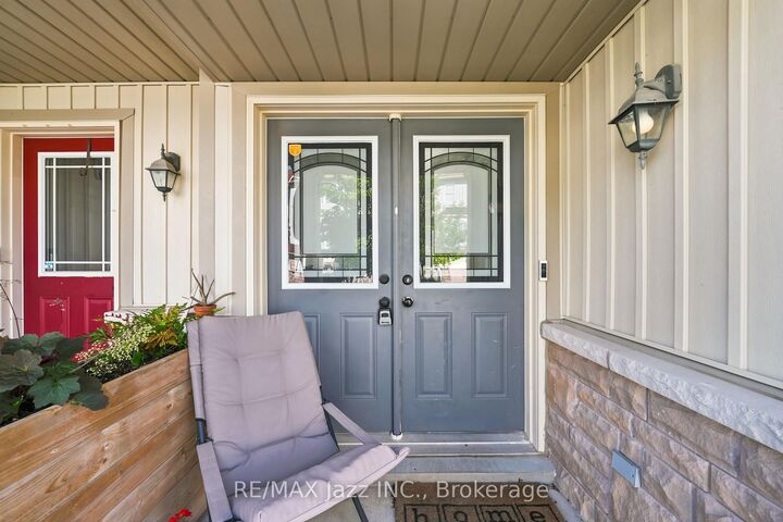 Property Photo:  15 Farmstead Drive  ON L1C 0K9 