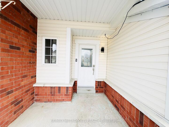 Property Photo:  33 Palomino Place  ON L1R 2V5 