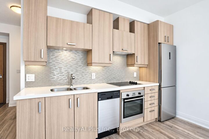 Property Photo:  28 Uptown Drive 301  ON L3R 5M8 