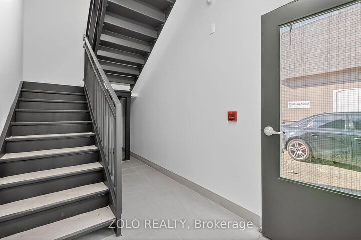 Property Photo: 206 Wellington Street Unit # 5 ON N8A 2X9