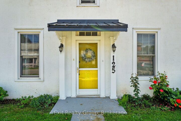 Property Photo:  125 Queen Street  ON K0L 1L0 