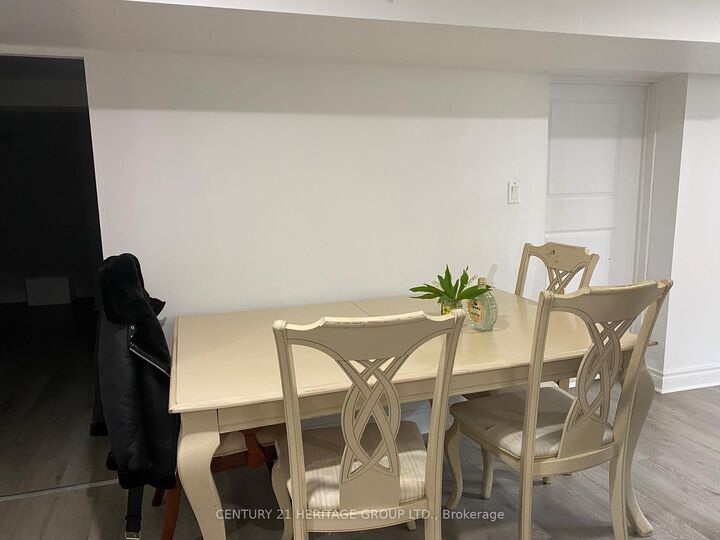 Property Photo:  28 Shirley Crescent  ON M1M 1L1 