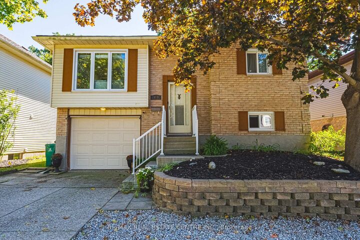 Property Photo:  414 Woods Lane  ON N3H 5J4 
