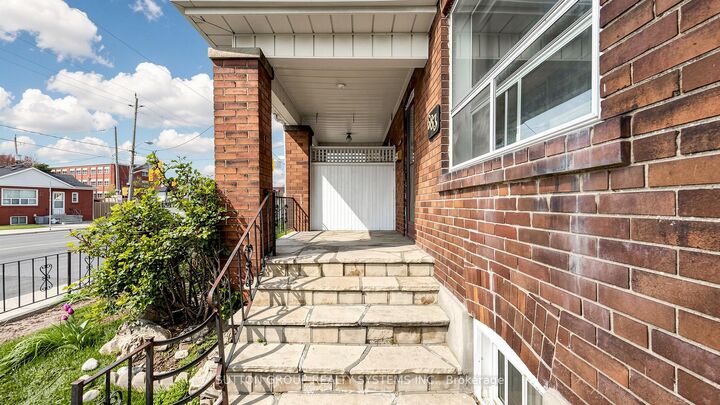 Property Photo:  683 Old Weston Road  ON M6N 3B6 
