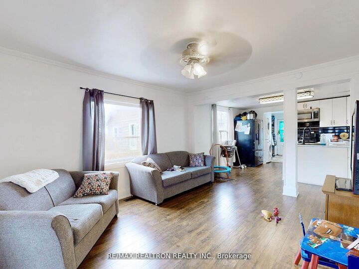 Property Photo:  156 The Queensway Street S  ON L4P 2A2 
