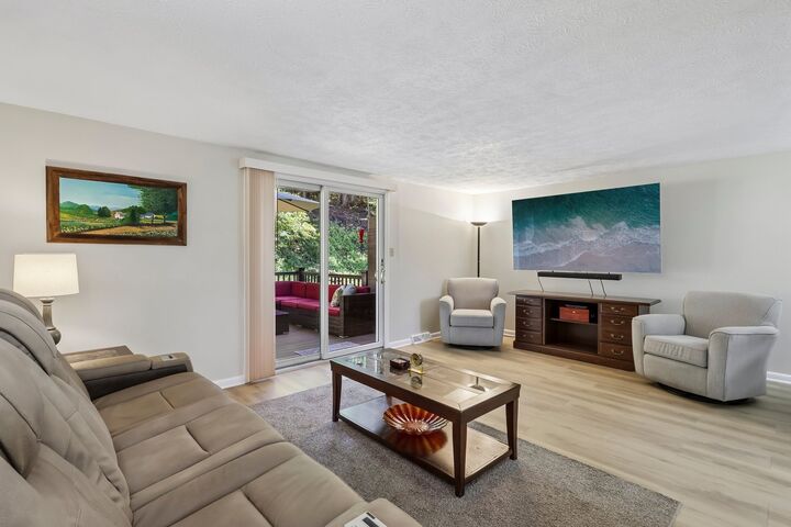 Property Photo:  327 Joan Of Arc Court  PA 15025 