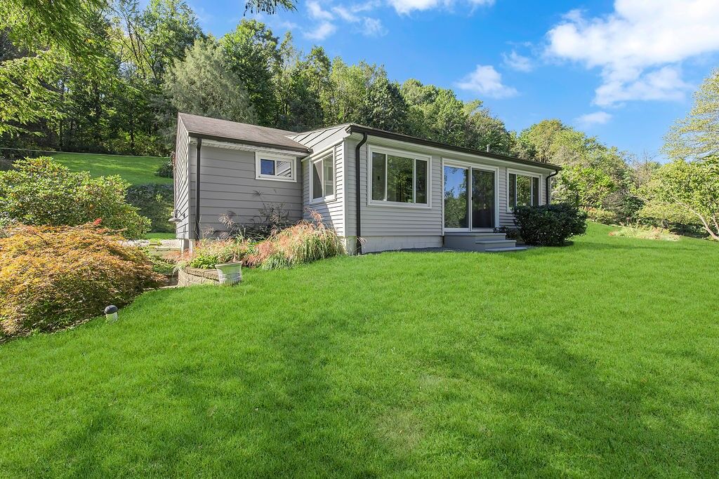 Property Photo: 118 Foster Rd PA 15010