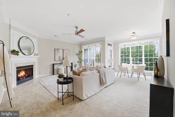 Property Photo: 1724 Kingsgate Court 302 VA 22302