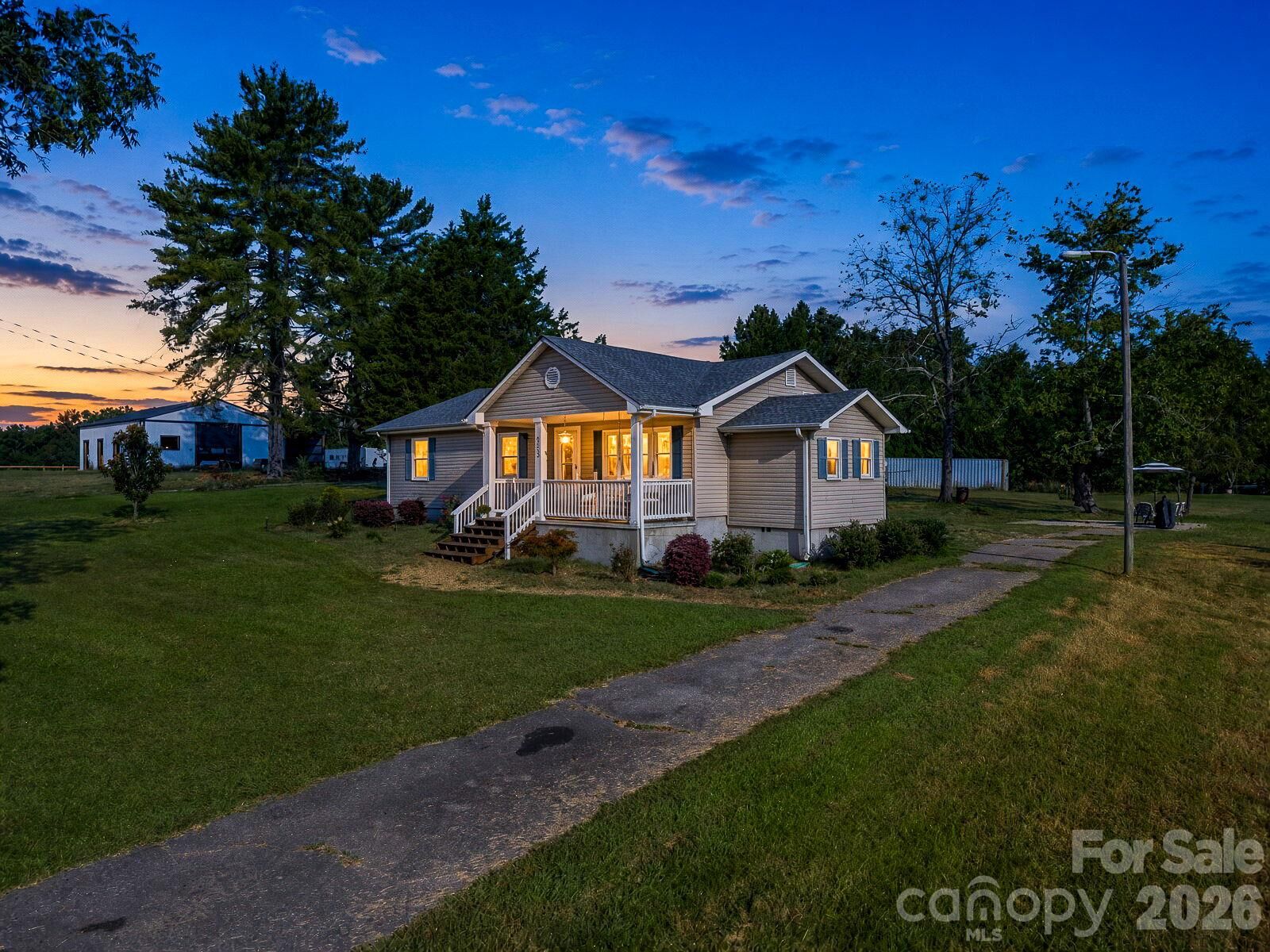 Property Photo:  923 Green Creek Drive  NC 28722 