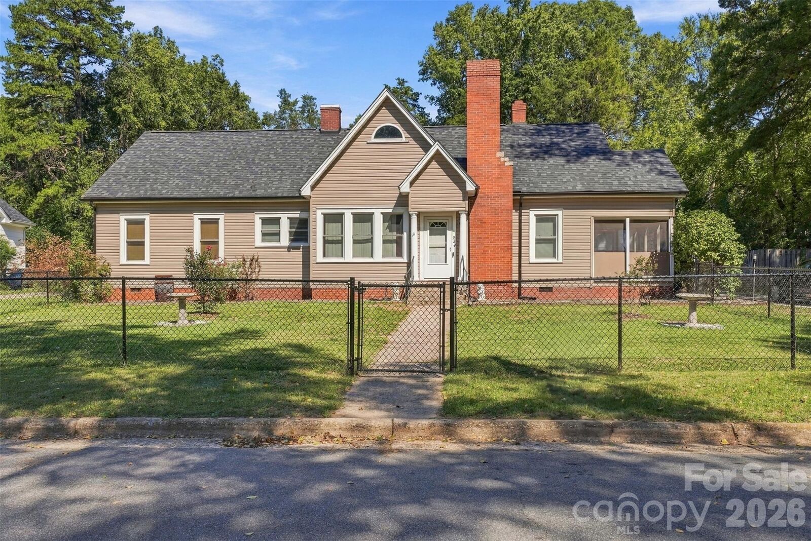 Property Photo:  924 Maple Avenue  NC 28144 