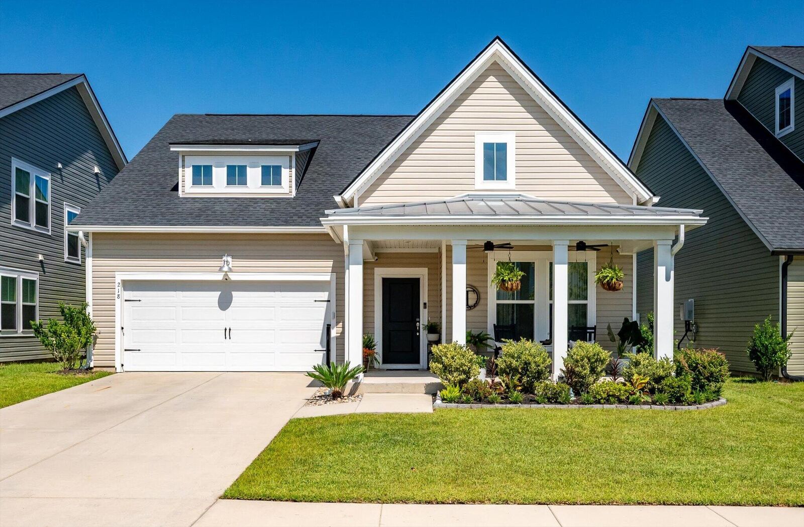 Property Photo:  218 Red Bluff Street  SC 29483 