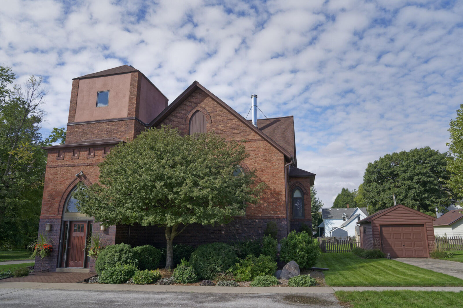 Property Photo: 120 SE 3rd Street IA 50212
