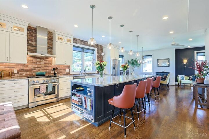 Property Photo:  2900 Corbin Park Court  OH 45226 