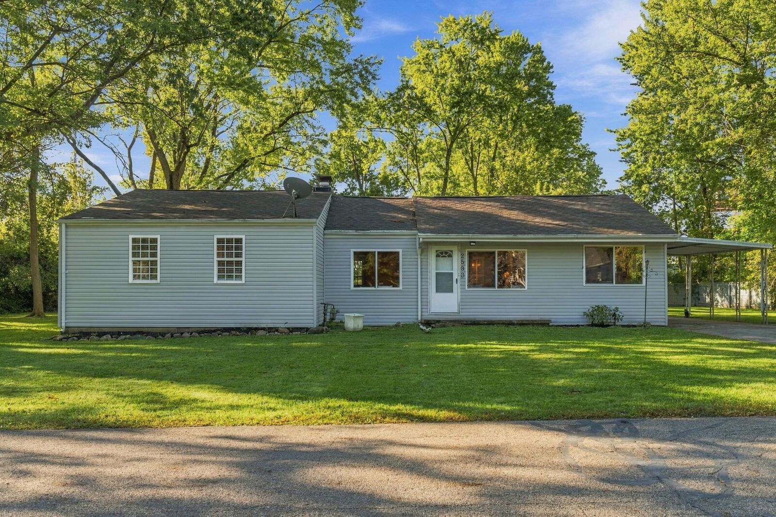 Property Photo: 2533 Brooklyn Road OH 43231