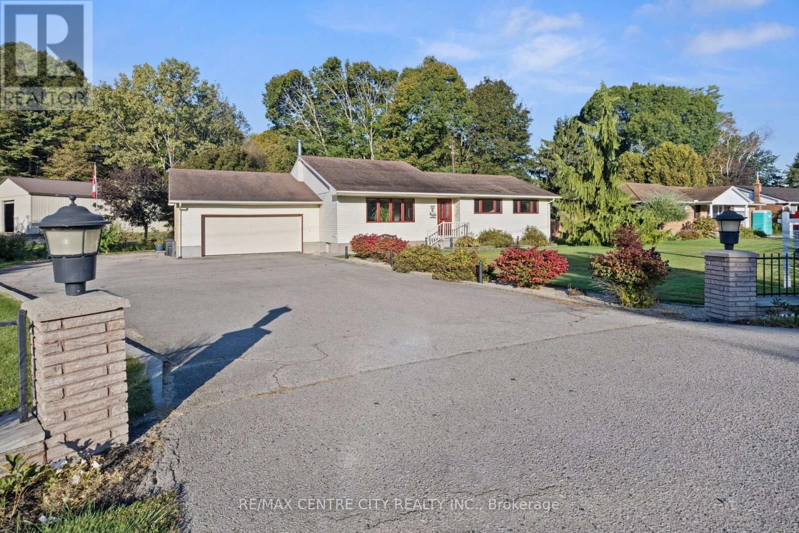Property Photo: 324 Carlow Road ON N5L 1B6