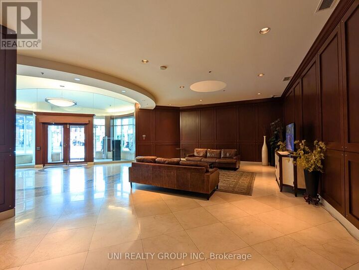 Property Photo: 200 Rideau Street 302 ON K1N 5Y1