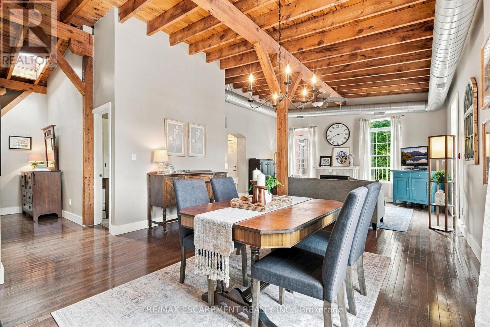 Property Photo:  54 Alanson Street 202  ON L8N 1W5 