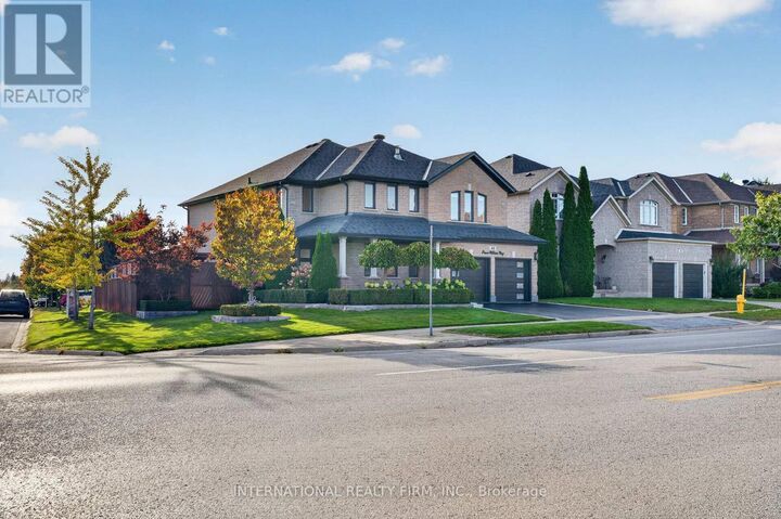 Property Photo: 60 Prince William Way West ON L4N 0Y9