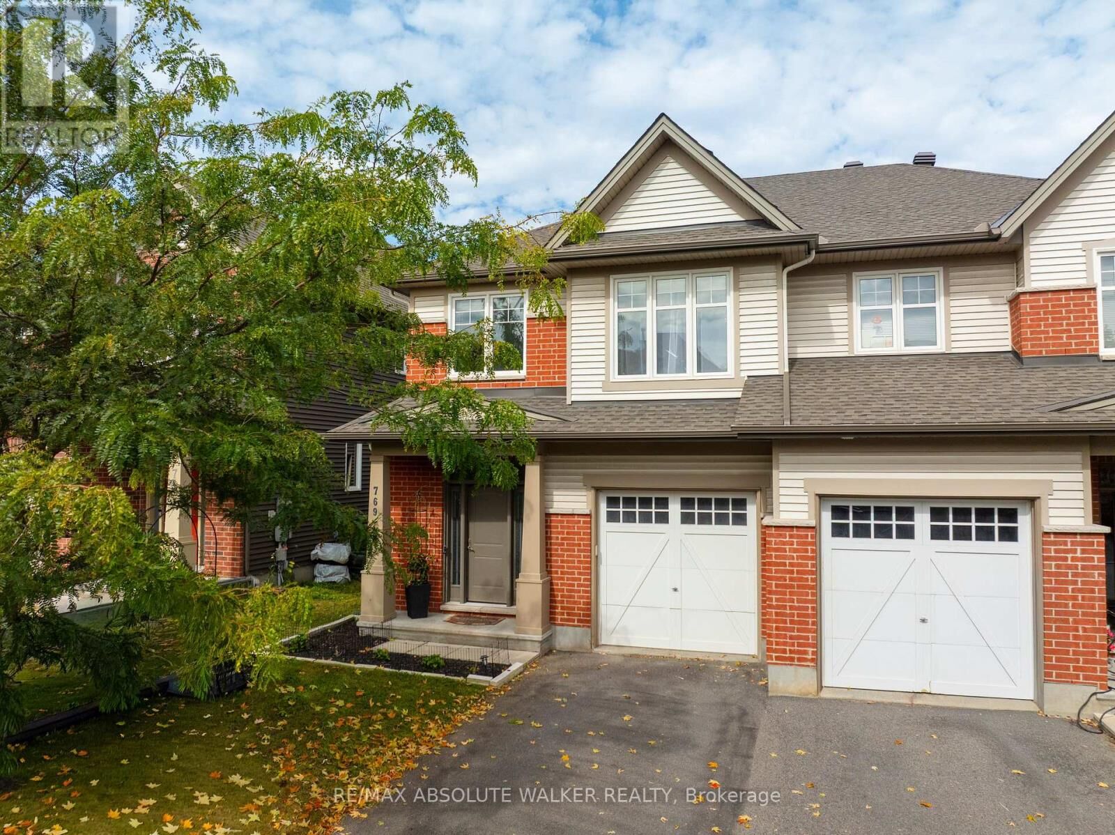 Property Photo: 769 Hazelnut Crescent ON K1T 0K3