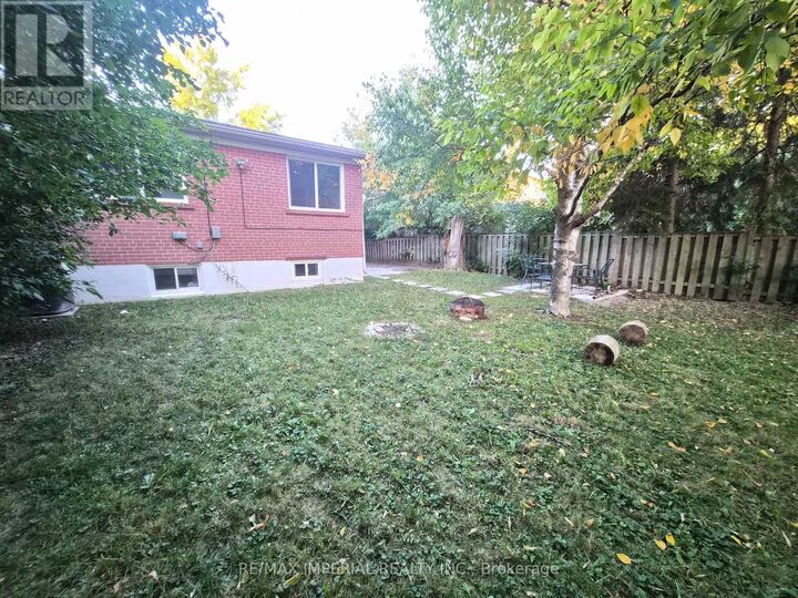 Property Photo: 262 McConvey Drive ON L4C 3K2