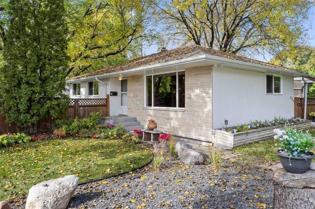 Photo de la propriété: 859 Beaverbrook Street MB R3N 1N8