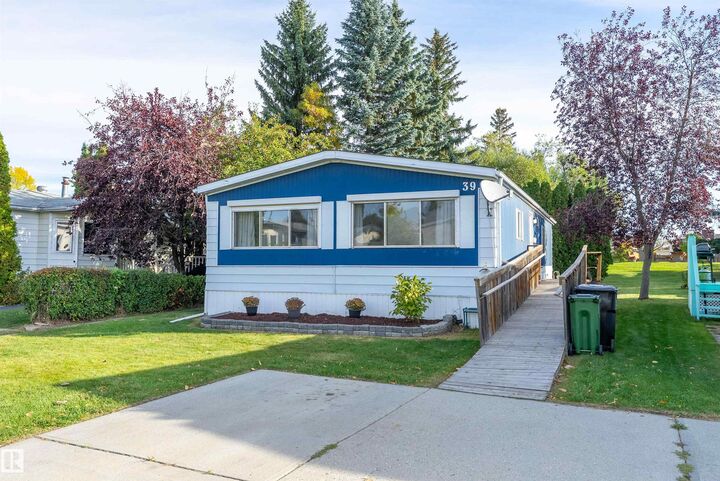 Property Photo:  12604 153 Avenue NW 39  AB T5X 4M7 