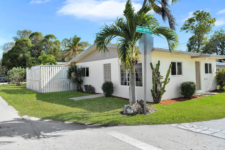 Property Photo:  62 Silver Springs Drive  FL 33037 