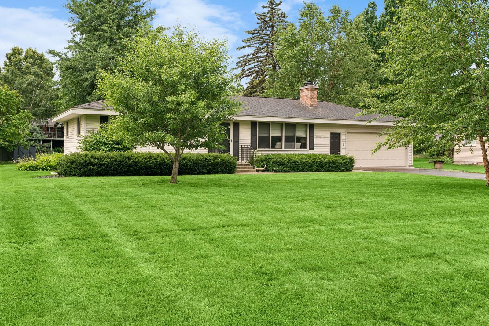 Property Photo:  15525 7th Avenue N  MN 55447 