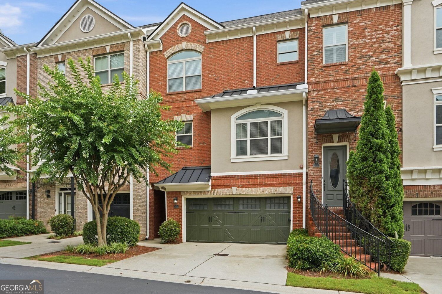Property Photo: 934 Delaronde Court GA 30328