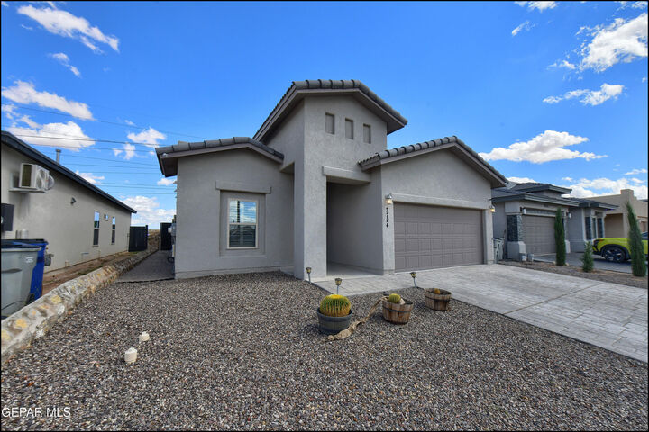 Property Photo: 2724 Tierra Oasis Street TX 79938