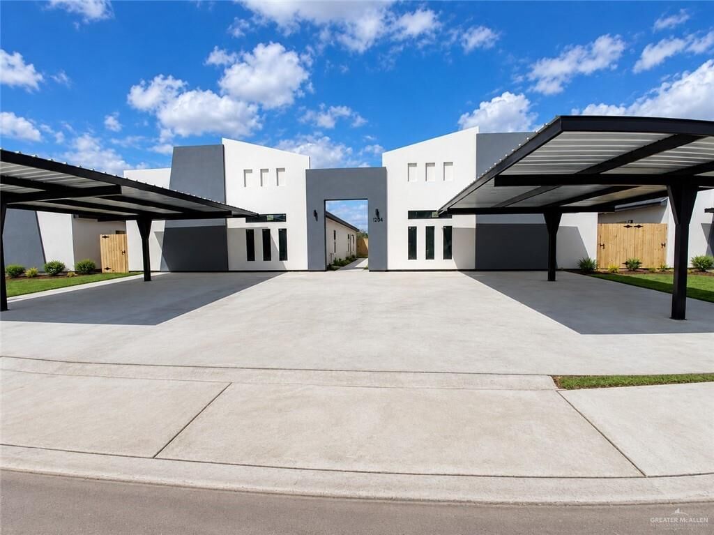Property Photo: 1204 Woodland Trail TX 78577
