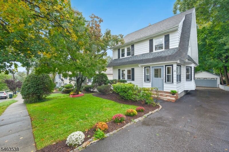 Property Photo:  20 Ridgeview Ave  NJ 07052 