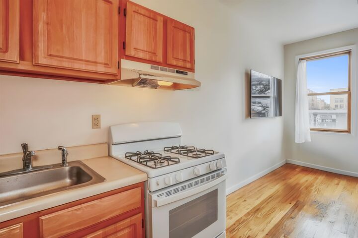 Property Photo:  618 Washington St 3  NJ 07030 